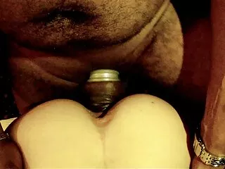 Als gratis oma sexfilmpjes de maan vol is, wordt Diamond Jackson gek en verandert in een neukgat