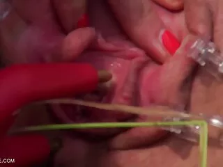 volwassen ontdaan met handen lesbische sexfilmpjes